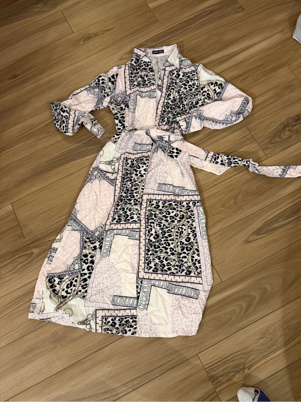 Chain leopard Printed Belted Midi Shirt Dress in Light Pink. XS